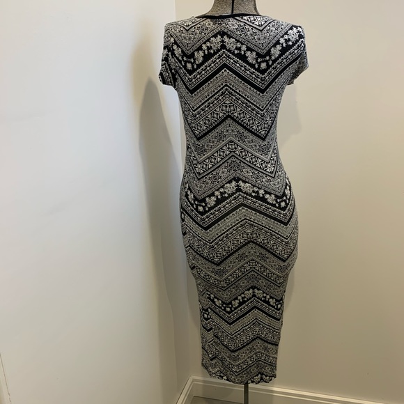 Women’s midi dress - Picture 2 of 4